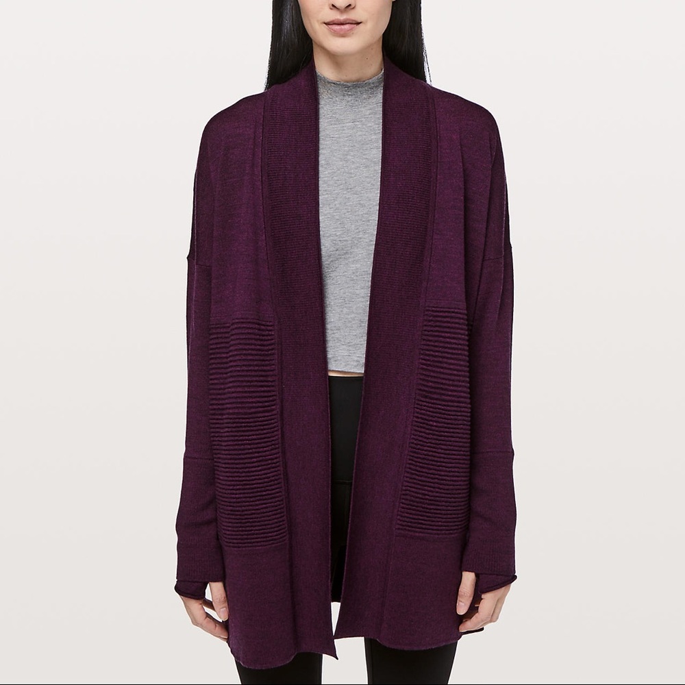 Lululemon Sit In Lotus Wrap II - size 6